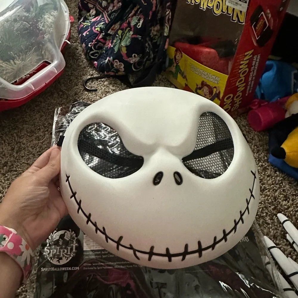 Jack Skellington Men’sCostume - Black and White - Picture 4 of 5
